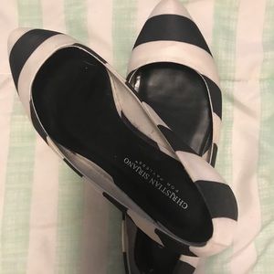 Black and White Christian Siriano 8.5W flats.